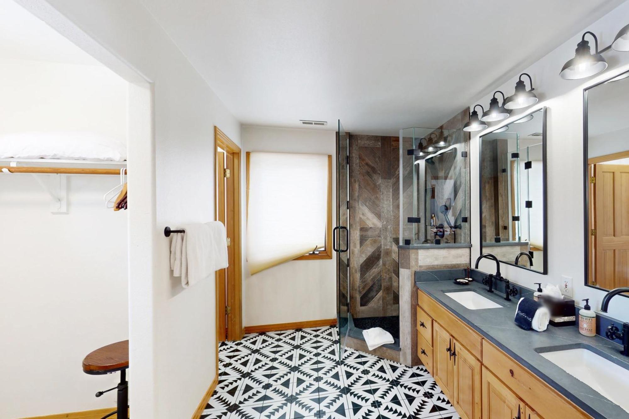 Benchmark 244 - Vista Telluride